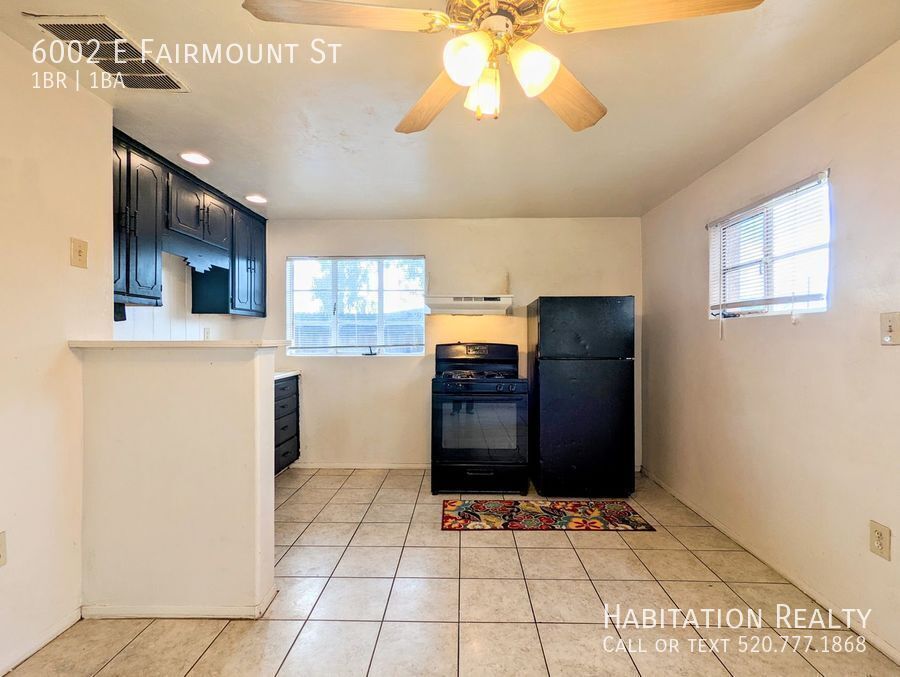 6002 E Fairmount St in Tucson, AZ - Foto de edificio