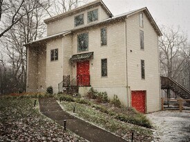 285 Circle Rd in Pine Bush, NY - Building Photo