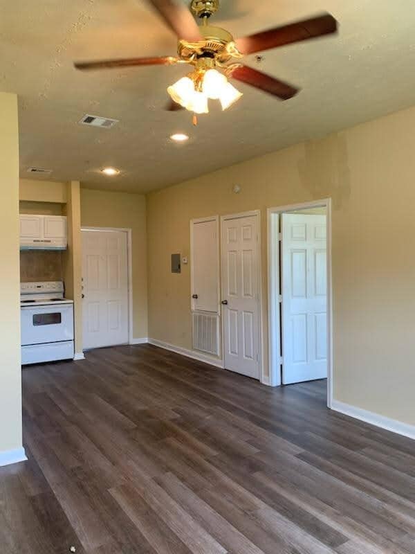 4720 Yellowstone Blvd in Houston, TX - Building Photo - Building Photo