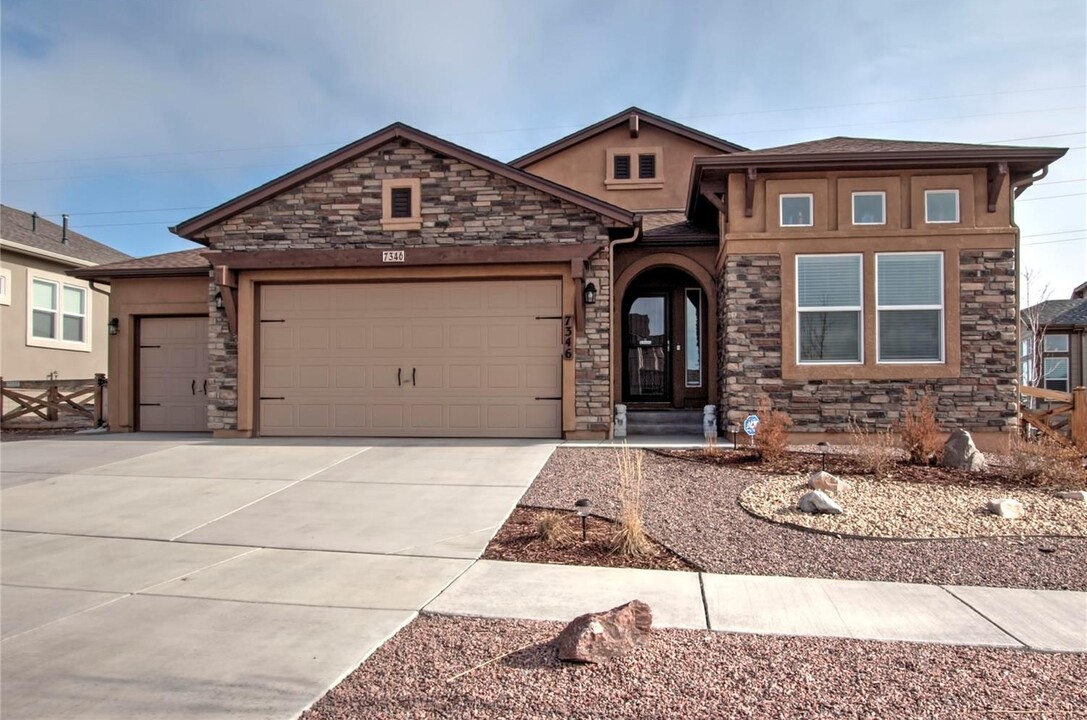 7346 Horizon Wood Ln in Colorado Springs, CO - Foto de edificio