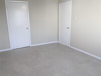 915 Alexander St photo'