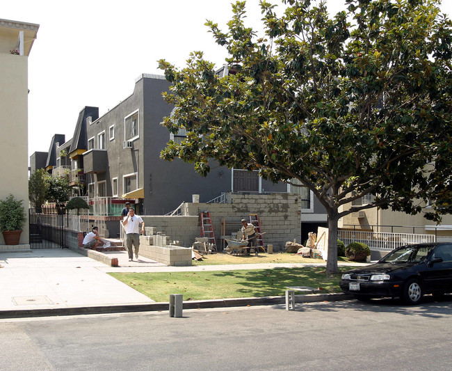 11906 Gorham Ave in Los Angeles, CA - Building Photo - Building Photo