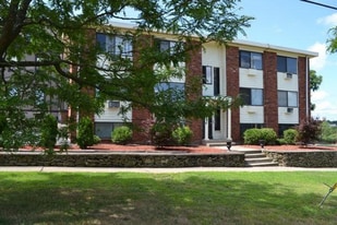 25 Waterman Ave in East Providence, RI - Building Photo