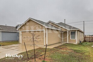1335 White Willow in New Braunfels, TX - Building Photo