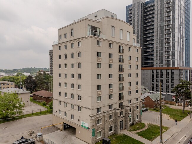 316 King St N in Waterloo, ON - Building Photo - Primary Photo