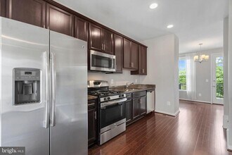 42298 Lancaster Wds Sq in Chantilly, VA - Building Photo - Building Photo