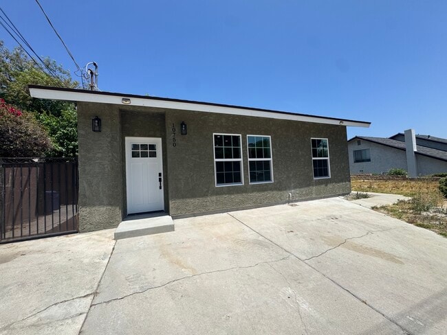 10748 De Haven Ave, Unit De Haven