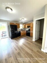1630 Meyer Dr in St. Charles, MO - Building Photo - Building Photo