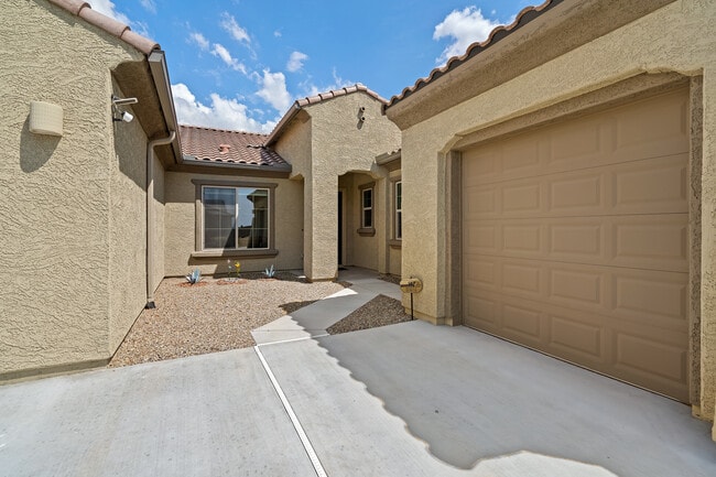 2543 W Plateau Rdg Dr in Tucson, AZ - Building Photo - Building Photo