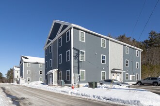 Paul's Place in South Berwick, ME - Foto de edificio - Building Photo