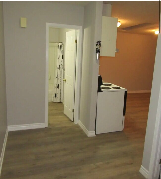 31 Queen St E in Cambridge, ON - Building Photo - Building Photo