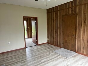 200 Elizabeth St in Hallsville, MO - Building Photo - Building Photo