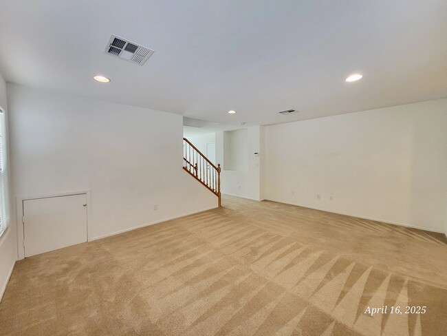 8082 Hilltop Windmill St in Las Vegas, NV - Building Photo - Building Photo