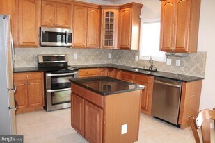 112 Travis Ct in Winchester, VA - Building Photo