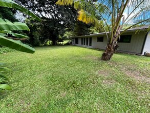 1750 Ahiahi Rd, Unit B in Kapaa, HI - Foto de edificio - Building Photo
