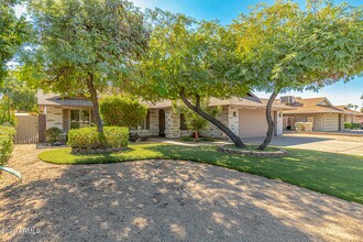 6243 W Cholla St in Glendale, AZ - Building Photo - Building Photo