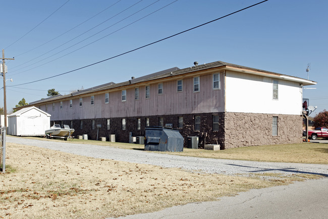 Cimarron West Apartments in Tuttle, OK - Foto de edificio - Building Photo