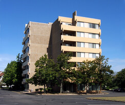554 Auten Road in Somerville, NJ - Building Photo