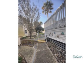 1100 Shoreline Dr in Gulf Breeze, FL - Building Photo - Building Photo