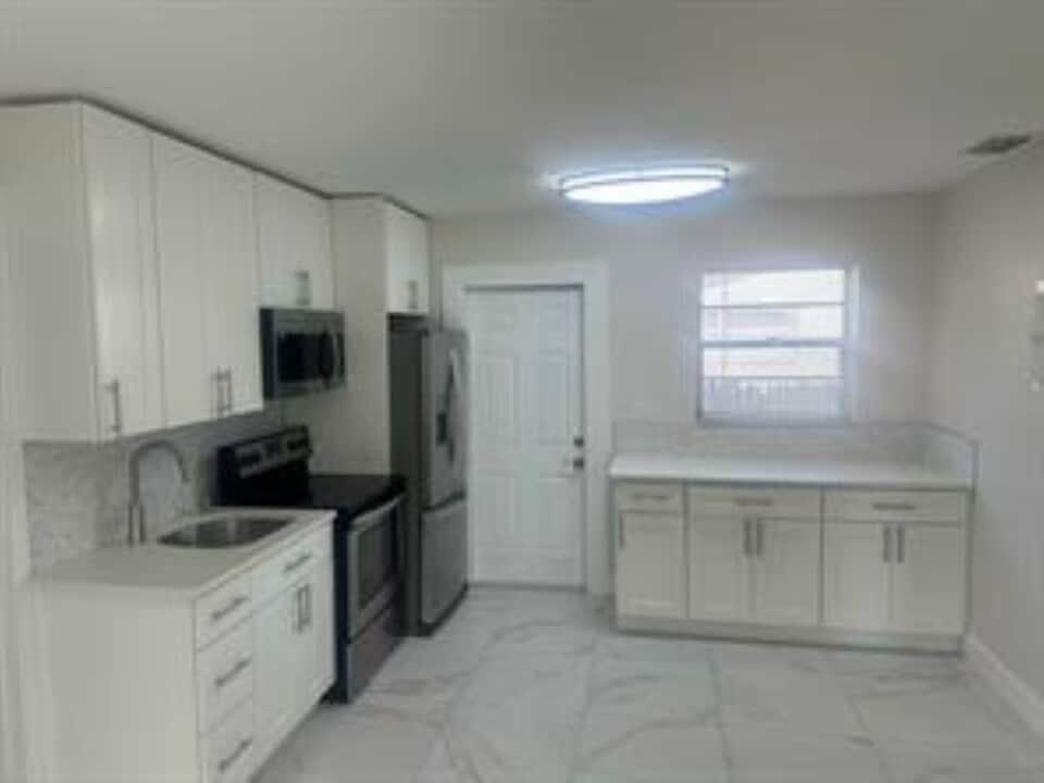 1227 NW 6th Ave, Unit A in Fort Lauderdale, FL - Building Photo
