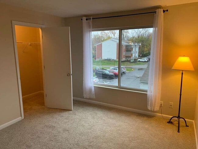 533 Aspen Glen Dr, Unit 311 in Cincinnati, OH - Building Photo - Building Photo