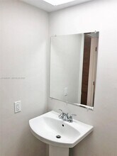 7650 SW 10th Ct in North Lauderdale, FL - Building Photo - Building Photo