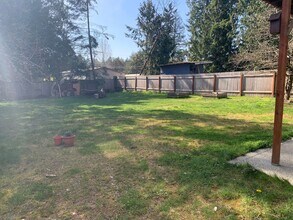 7210 E Taylor St in Port Orchard, WA - Building Photo - Building Photo