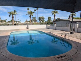 Patio Apartments in Yuma, AZ - Building Photo