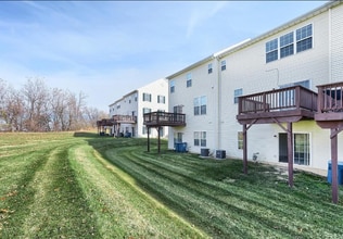 2304 Sunny Hill Cir in York, PA - Foto de edificio - Building Photo