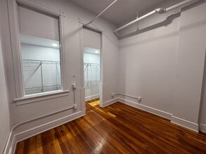 215 N Main St in Urbana, OH - Foto de edificio - Building Photo