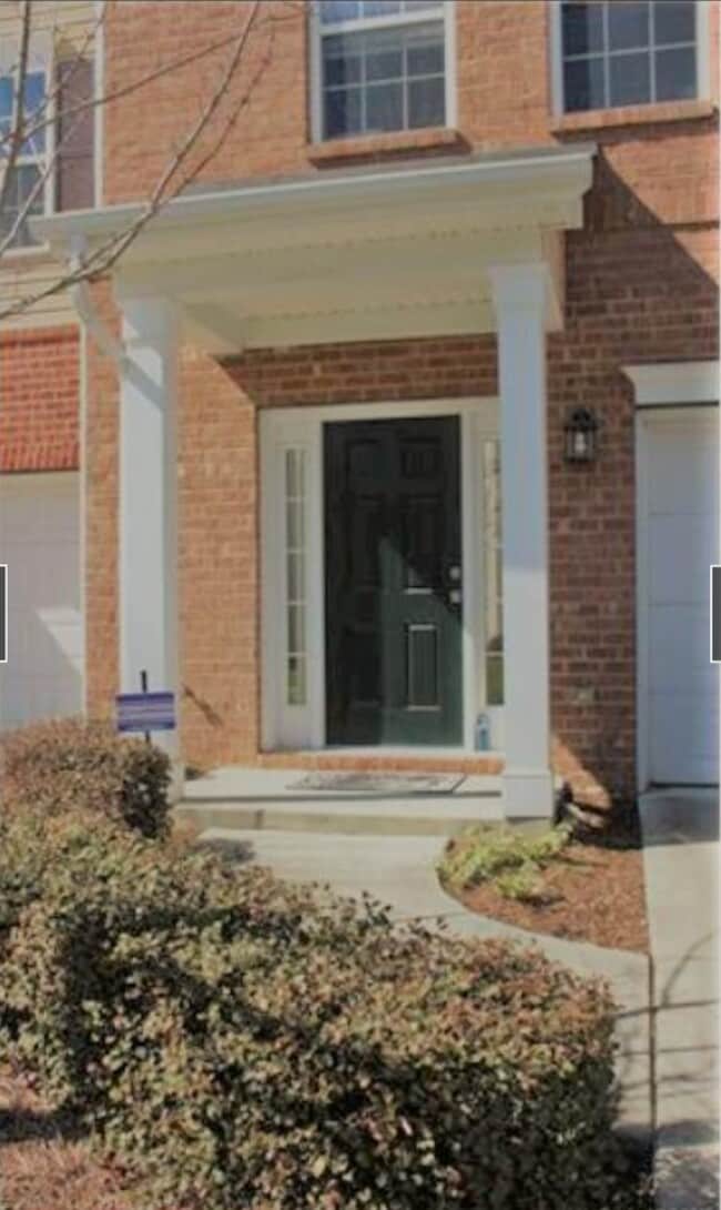 property at 9792 Wlakers Glen DR NW