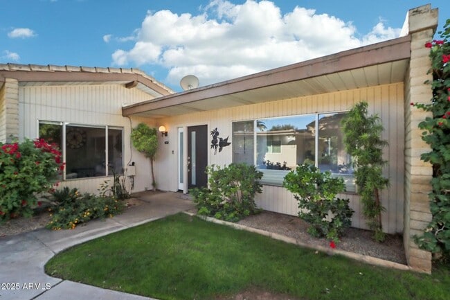 4800 N 68th St in Scottsdale, AZ - Foto de edificio - Building Photo