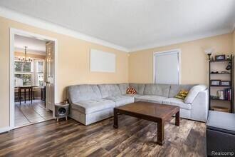 620 W Kalama Ave in Madison Heights, MI - Building Photo - Building Photo