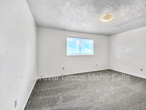 1260 S Blvd in Idaho Falls, ID - Building Photo - Building Photo