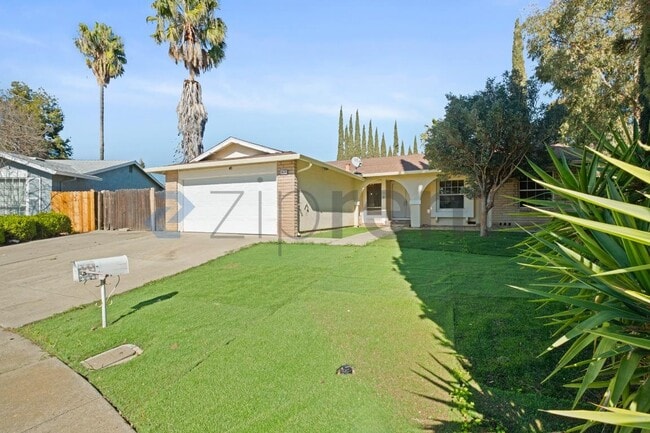 1471 Valenzuela Ct in Pittsburg, CA - Foto de edificio - Building Photo