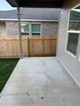 18022 Lark Sparrow Dr in Pflugerville, TX - Foto de edificio - Building Photo