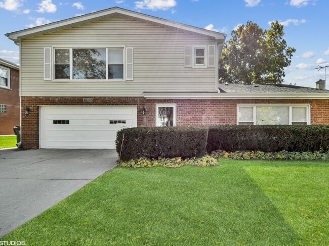property at 303 E Valley Ln