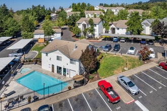 Twin Creeks in Clackamas, OR - Foto de edificio - Building Photo
