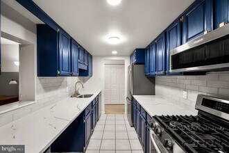 288 Drummers Ln in Wayne, PA - Building Photo - Building Photo