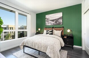 4300 Collins Ct in Mountain View, CA - Building Photo