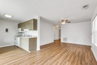 28 Old S Ct in Bluffton, SC - Building Photo - Building Photo