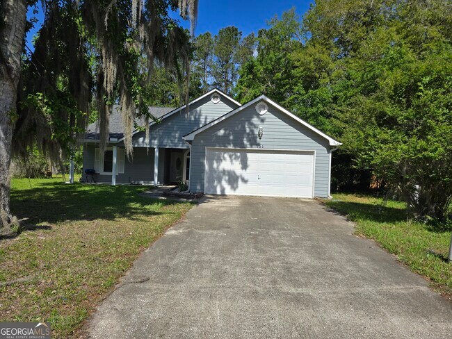 151 Lakeside Dr in Kingsland, GA - Building Photo - Building Photo