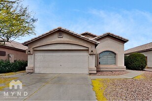 3310 W Tina Ln in Phoenix, AZ - Building Photo