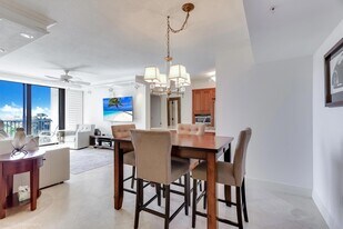 651 Okeechobee Blvd, Unit 509 in West Palm Beach, FL - Building Photo