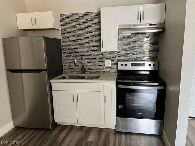 1405 E Clark Ave-Unit -C in Las Vegas, NV - Foto de edificio - Building Photo
