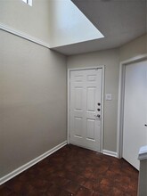 8004 Oakwood Forest Dr-Unit -184-184GB301 in Houston, TX - Building Photo - Building Photo