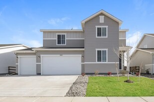14413 Heritage Dr in Longmont, CO - Building Photo