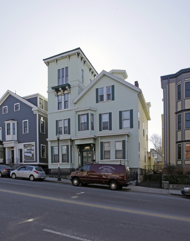 503 E Broadway in Boston, MA - Foto de edificio - Building Photo