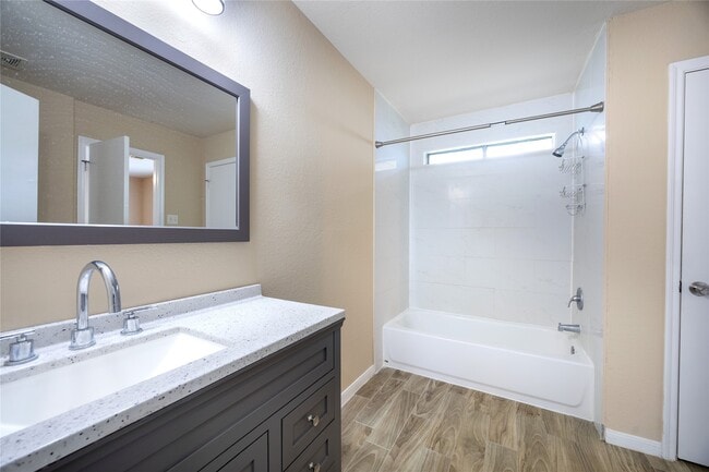 1207 Bartlett Cove Dr