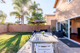 14225 Mango Dr in Del Mar, CA - Foto de edificio - Building Photo